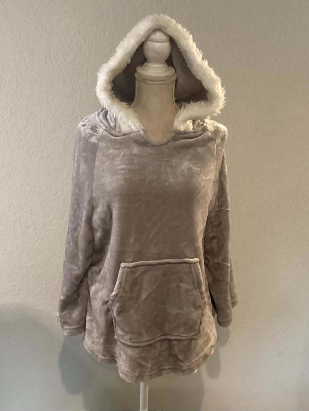 Blue Star Clothing Company Cozy Plush Hooded poncho - Light Gray